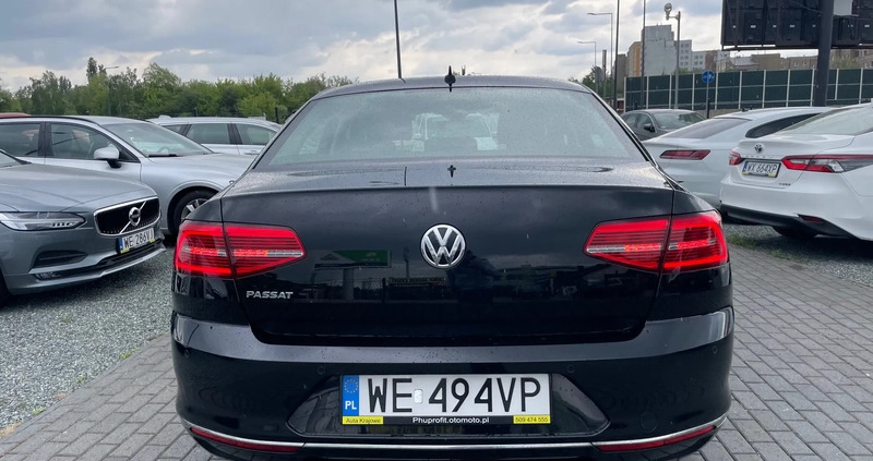 Volkswagen Passat cena 64900 przebieg: 205000, rok produkcji 2019 z Hajnówka małe 254